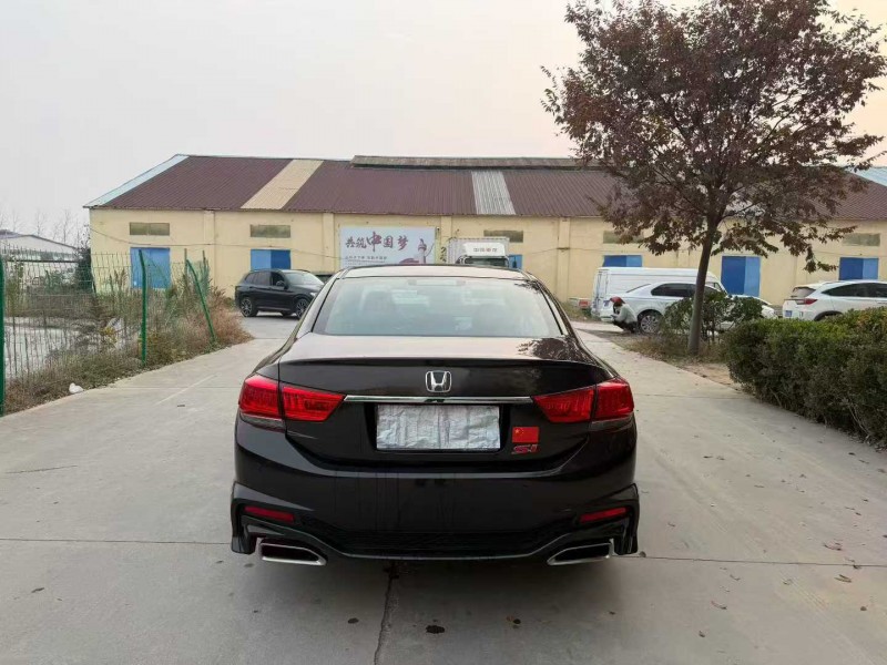徐州17年本田思铂睿9