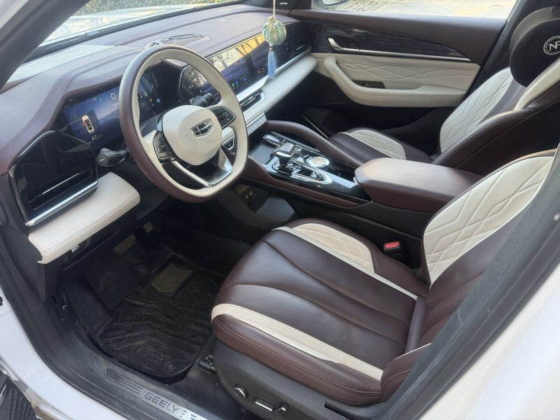 济宁22年吉利星越4