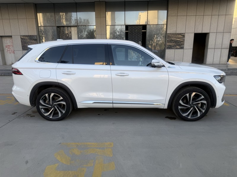 济宁22年吉利星越7