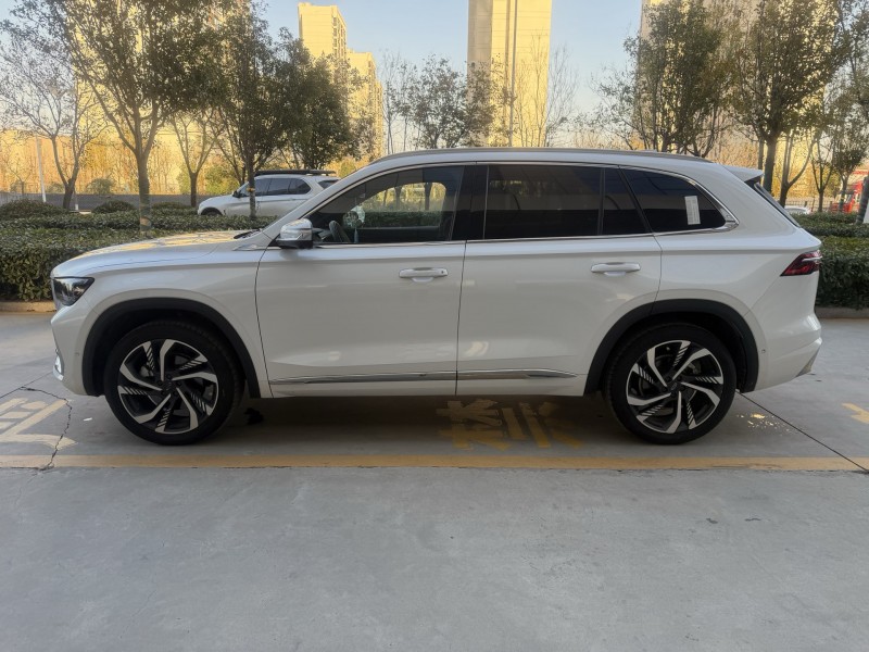 济宁22年吉利星越8