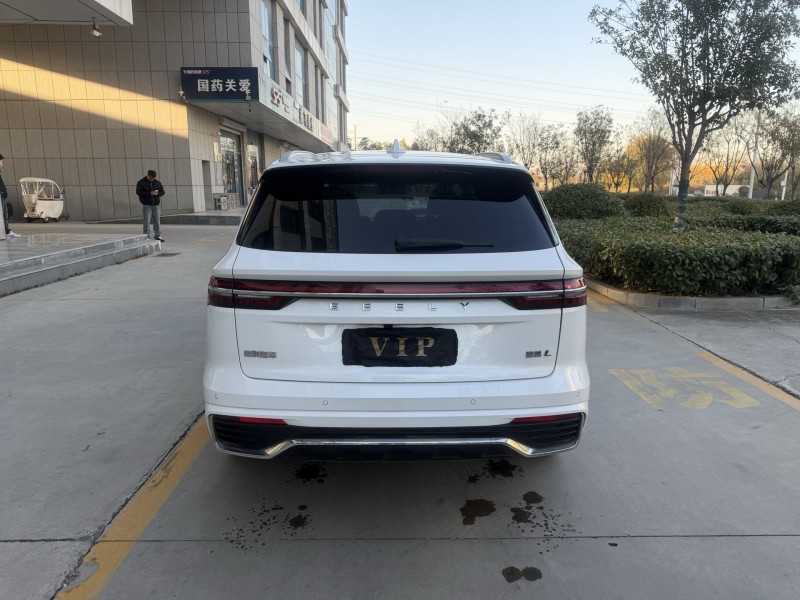 济宁22年吉利星越9