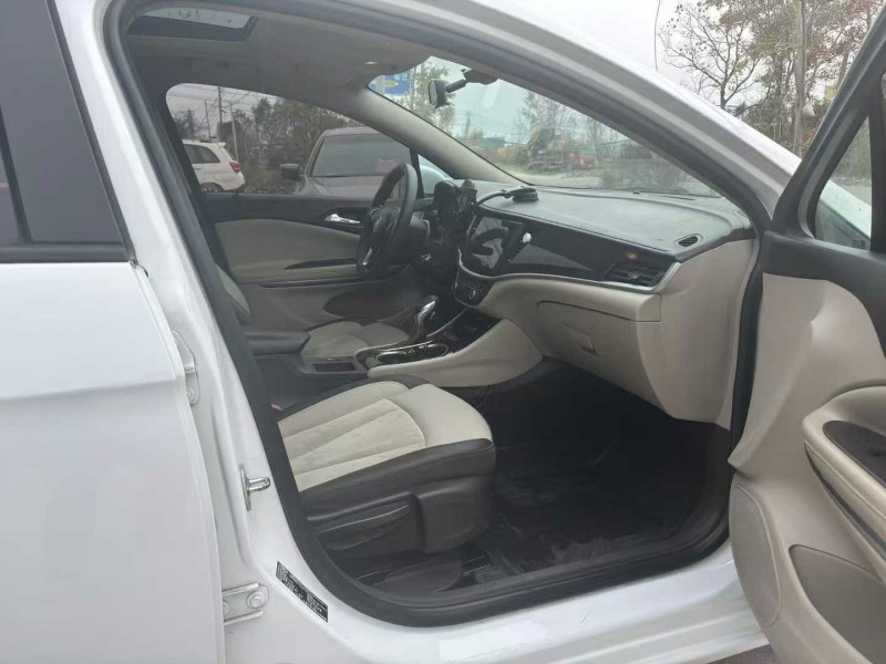 徐州17年别克威朗5