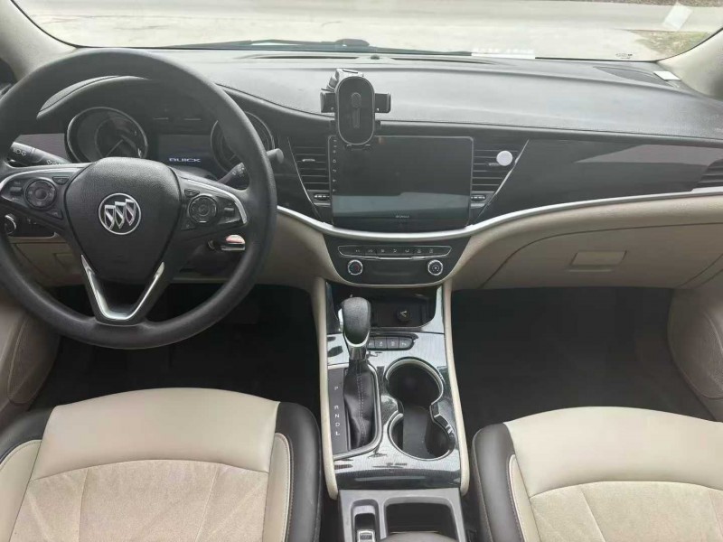 徐州17年别克威朗6