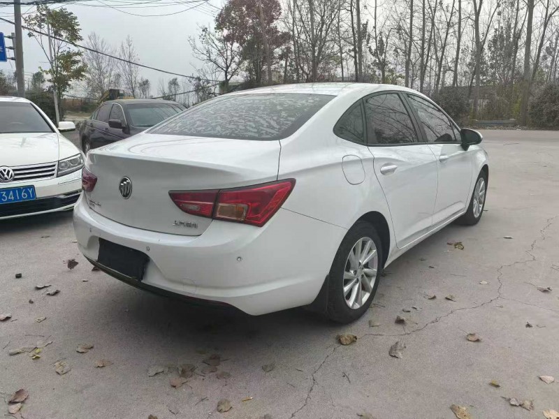 徐州17年别克威朗8