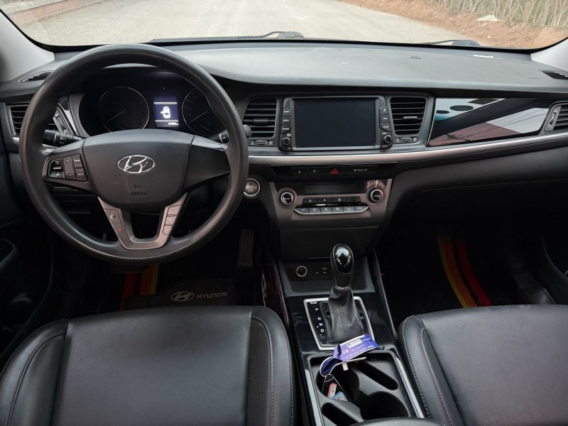 青岛18年现代名图5