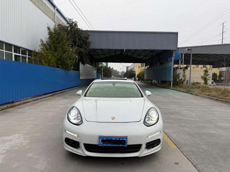 焦作12年保时捷帕拉梅拉1