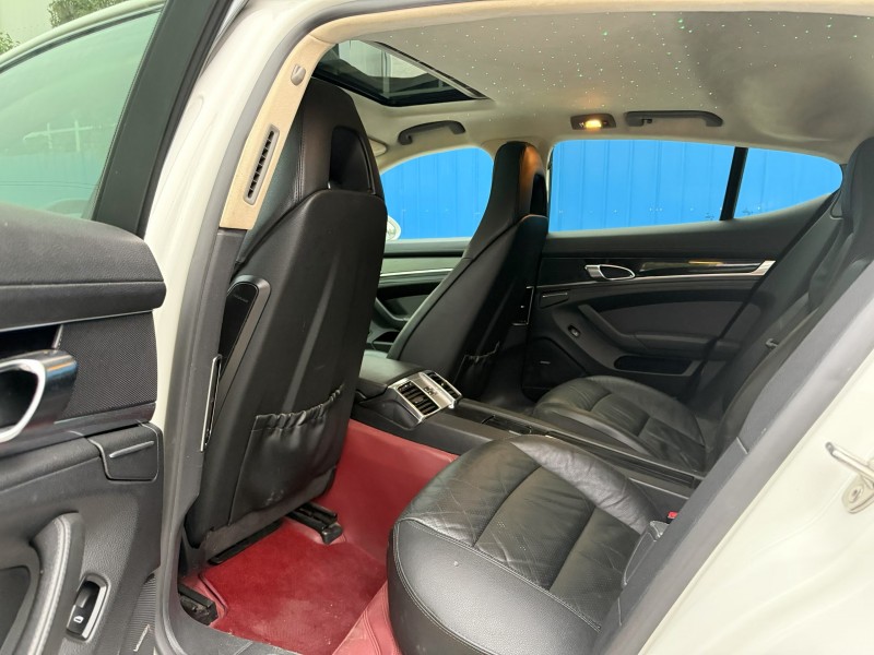 焦作12年保时捷帕拉梅拉6