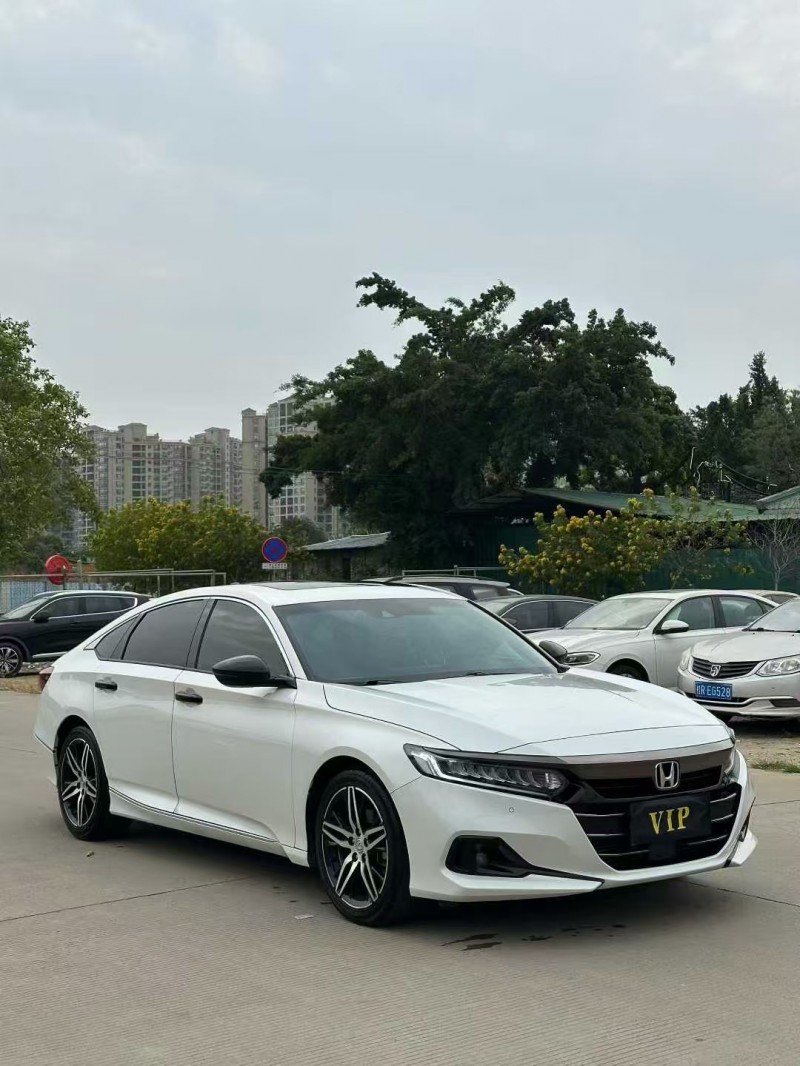 广州22年本田雅阁3