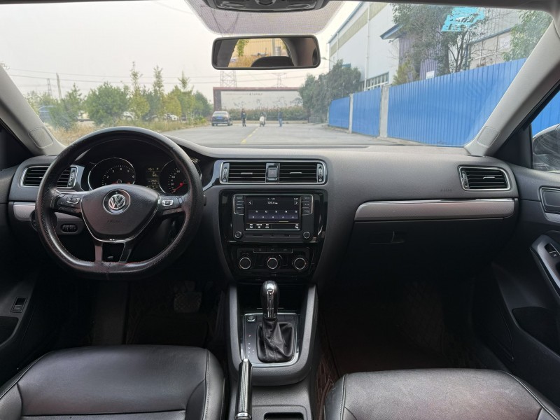 焦作17年大众速腾5