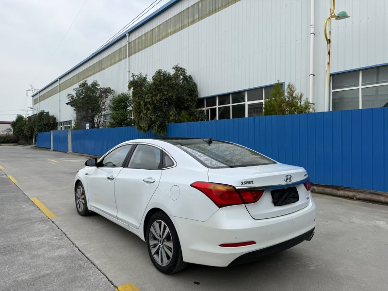 焦作17年现代名图8