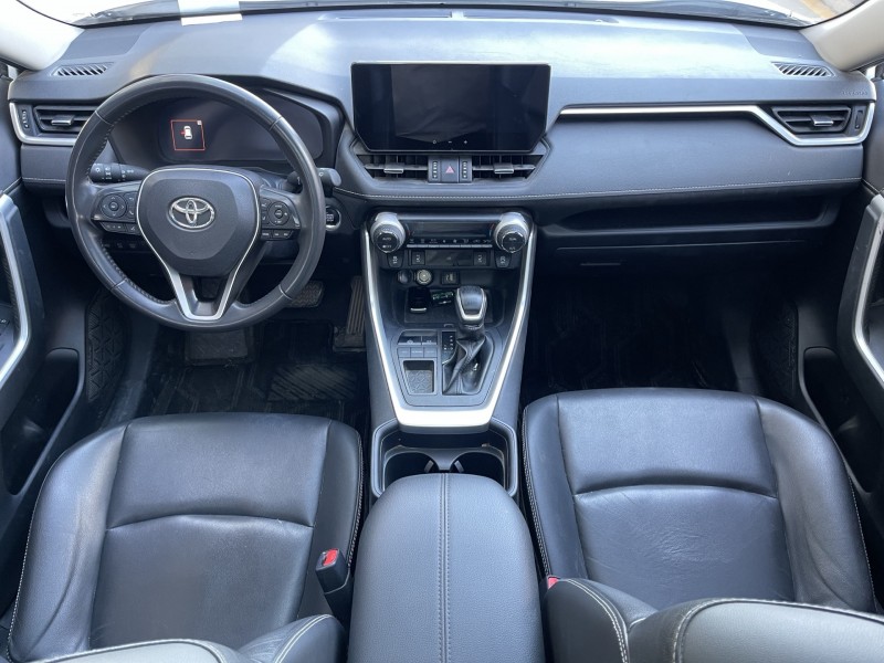 济宁23年丰田RAV4荣放4