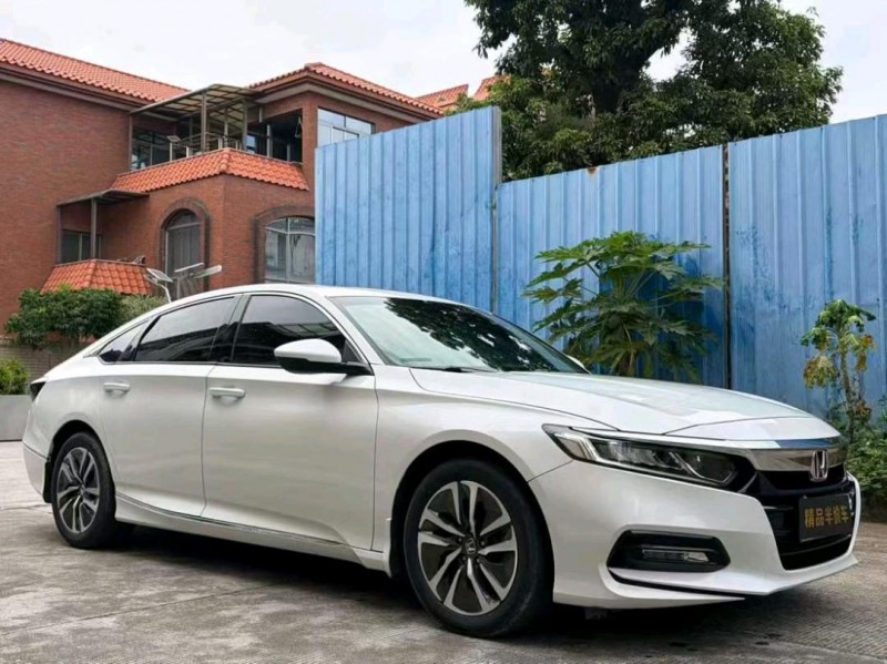 东莞21年本田雅阁3