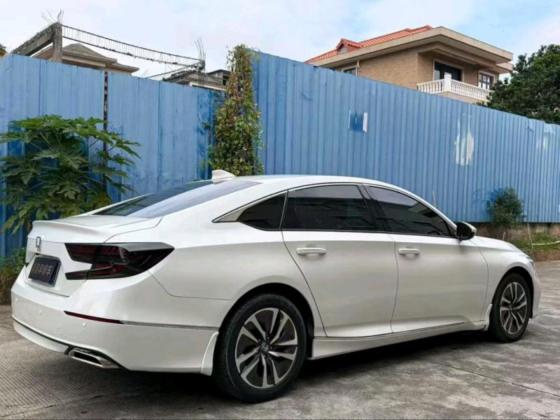 东莞21年本田雅阁8