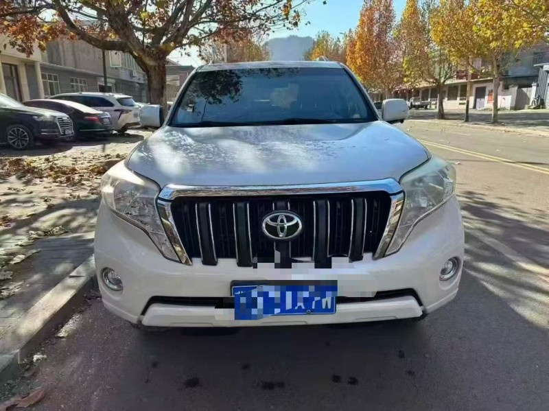 承德17年丰田普拉多1