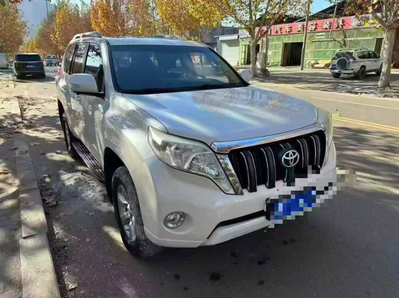 承德17年丰田普拉多2