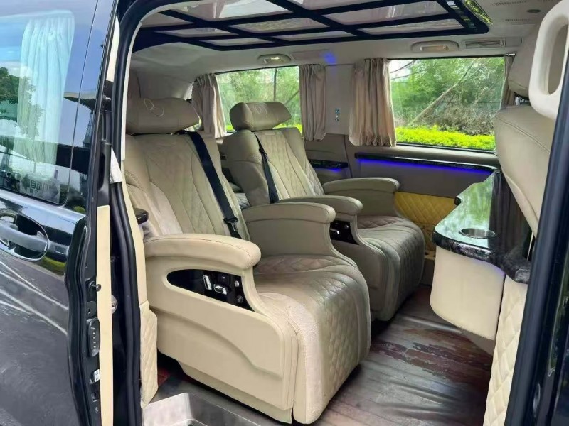 东莞18年奔驰威霆5