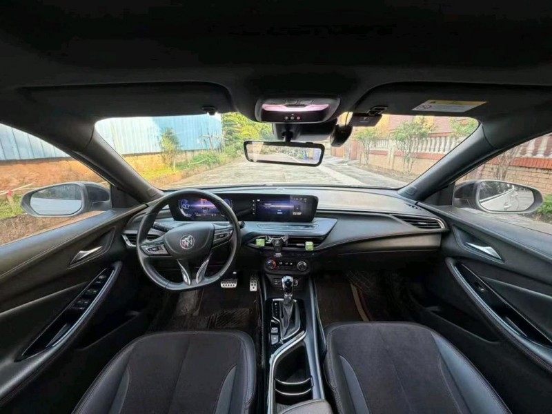 东莞22年别克威朗6