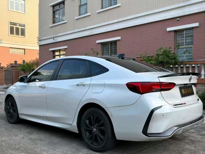 东莞22年别克威朗9