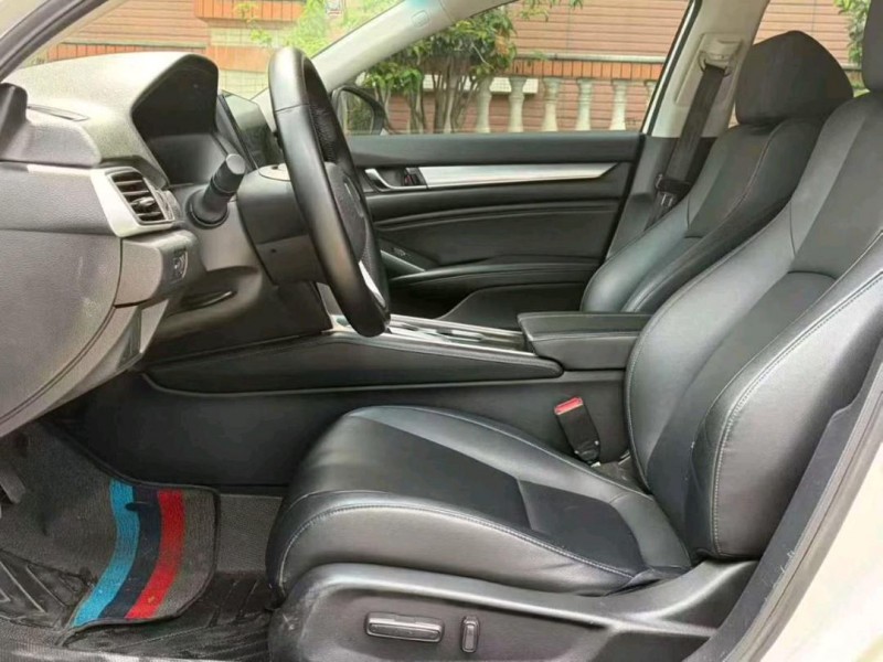 东莞22年本田雅阁4