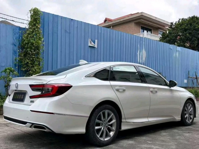 东莞22年本田雅阁7