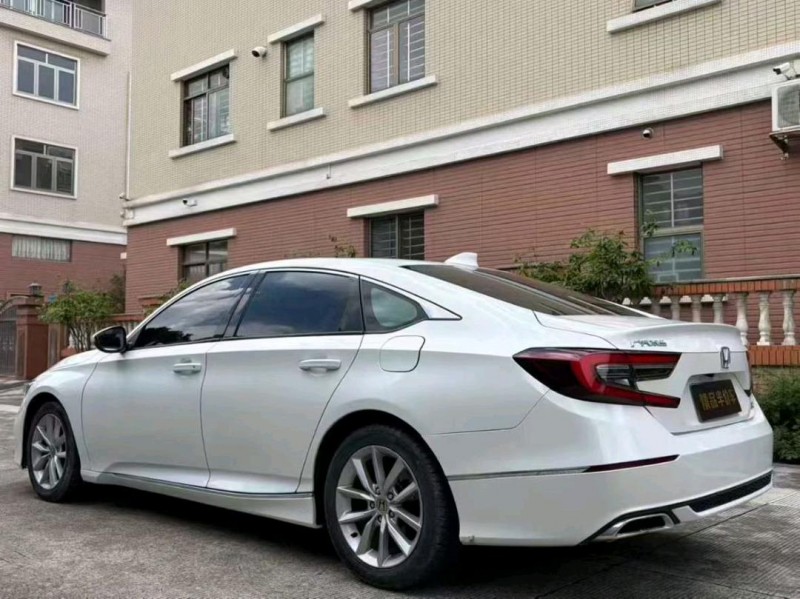 东莞22年本田雅阁9