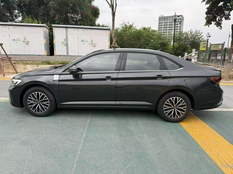 厦门25年大众速腾3