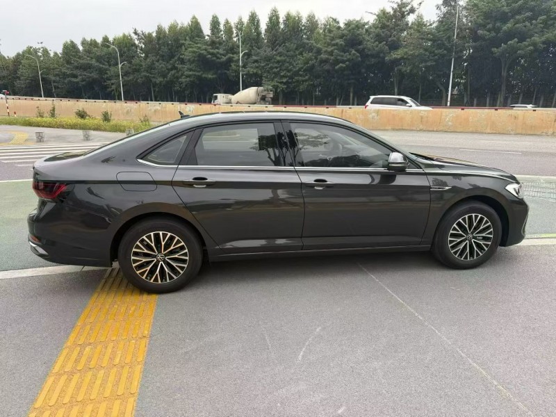 厦门25年大众速腾4