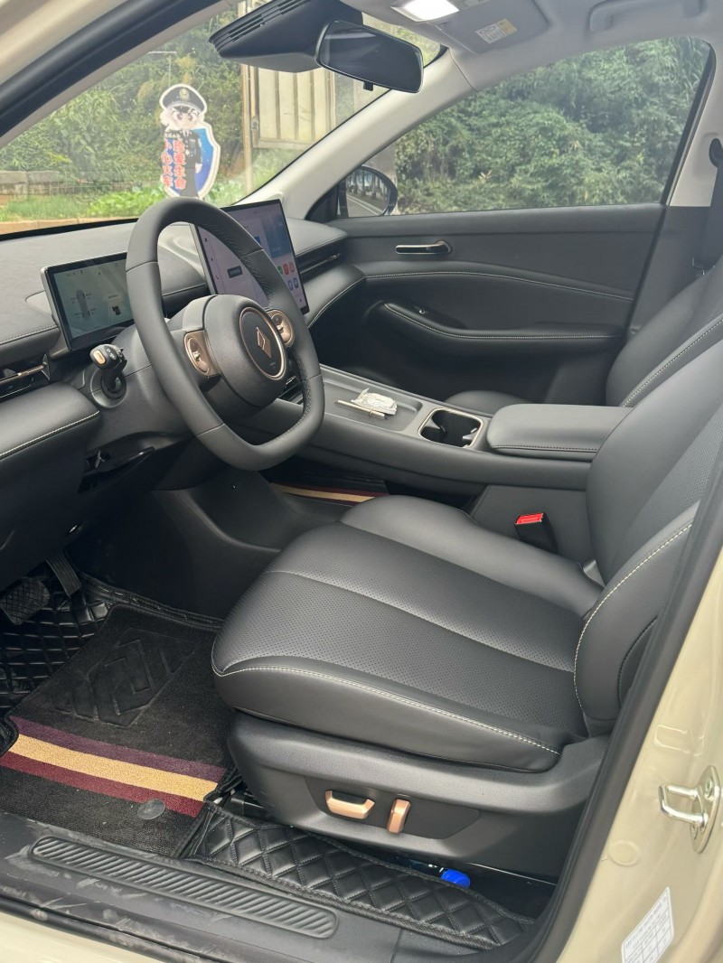 厦门25年宝骏云海6