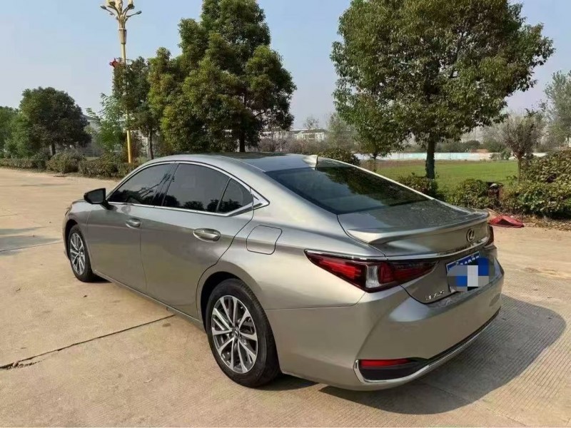 南京24年雷克萨斯ES8