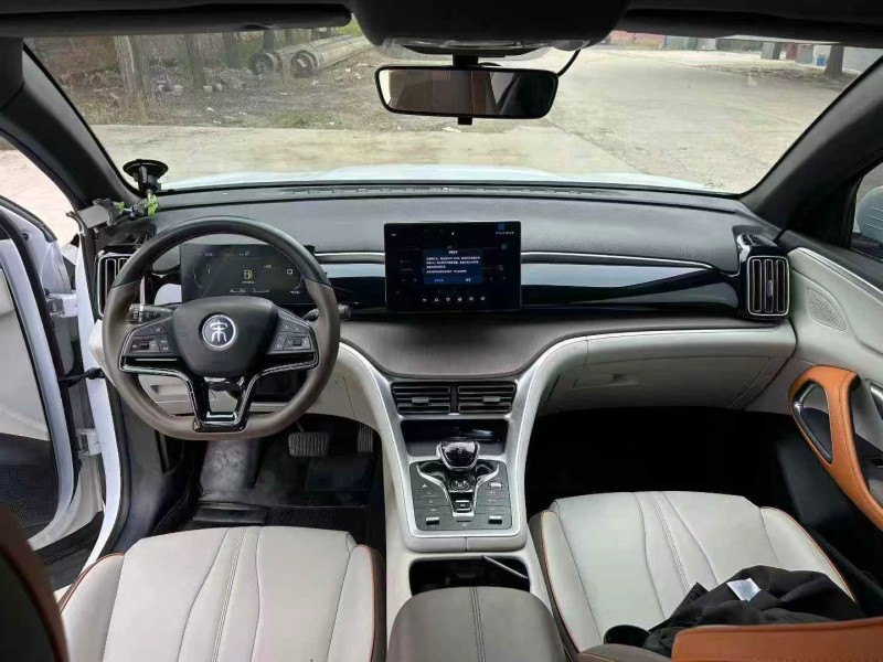 保定22年比亚迪宋8