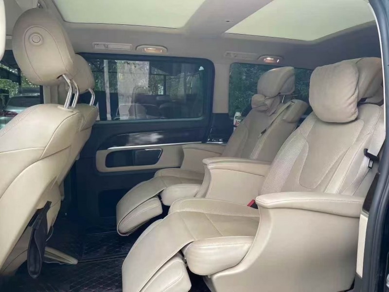 济宁20年奔驰威霆4