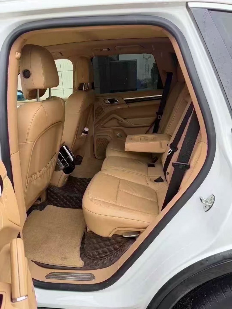 东营14年保时捷卡宴6