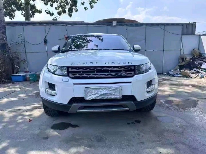 青岛15年路虎极光1