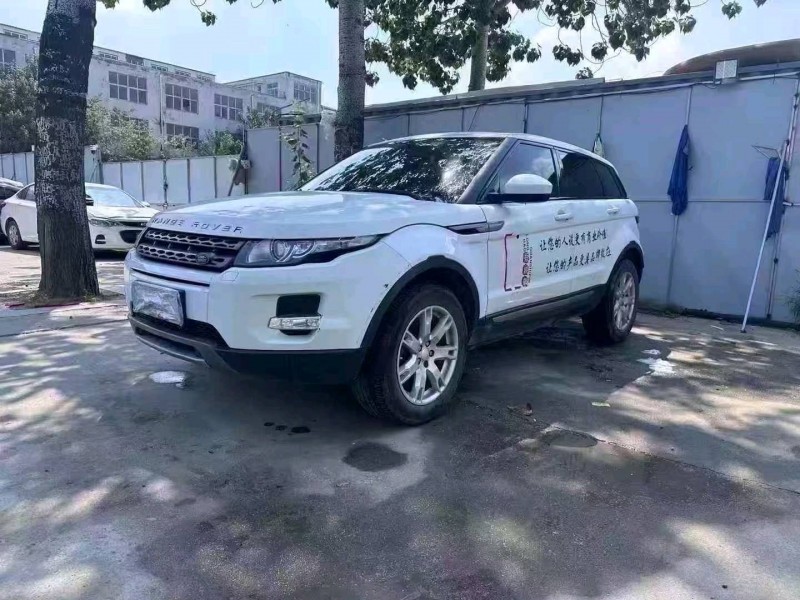 青岛15年路虎极光3