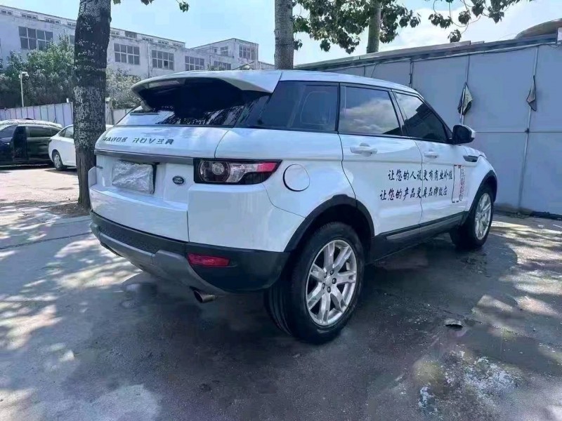 青岛15年路虎极光9