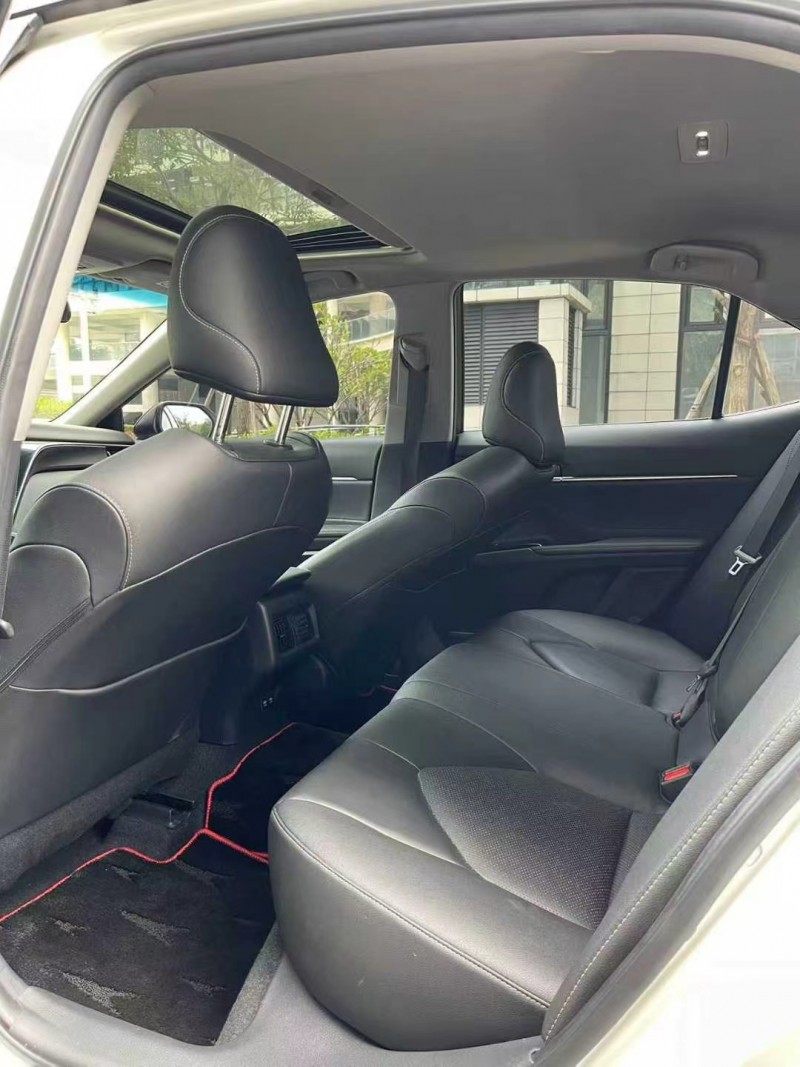 佛山19年丰田凯美瑞5