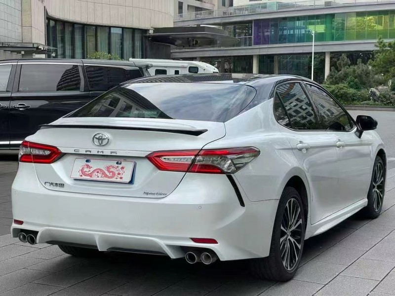 佛山19年丰田凯美瑞8