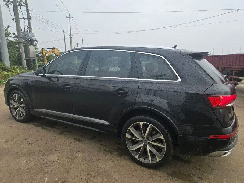 常州22年奥迪Q78