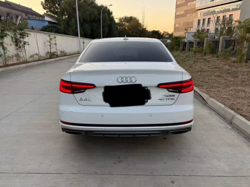 苏州19年奥迪A4L8