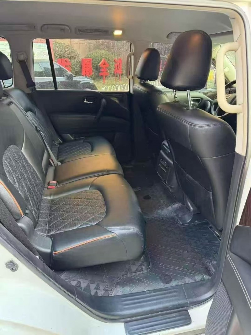 济宁19年日产途乐4