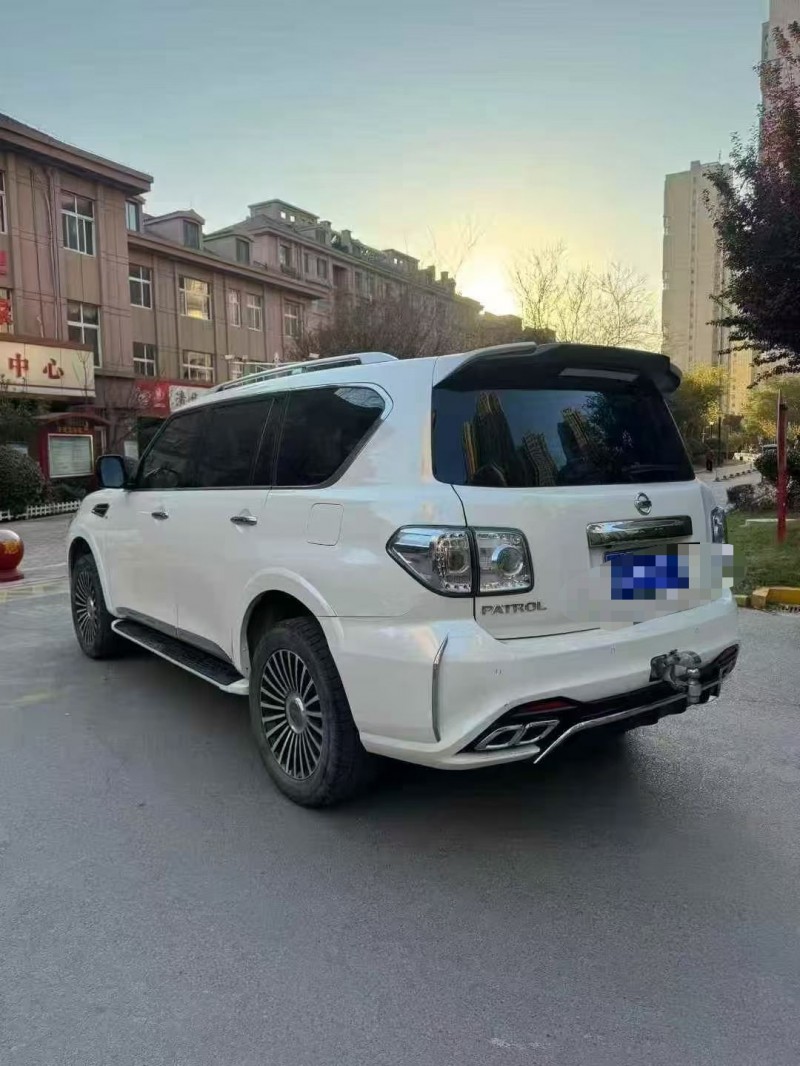 济宁19年日产途乐7