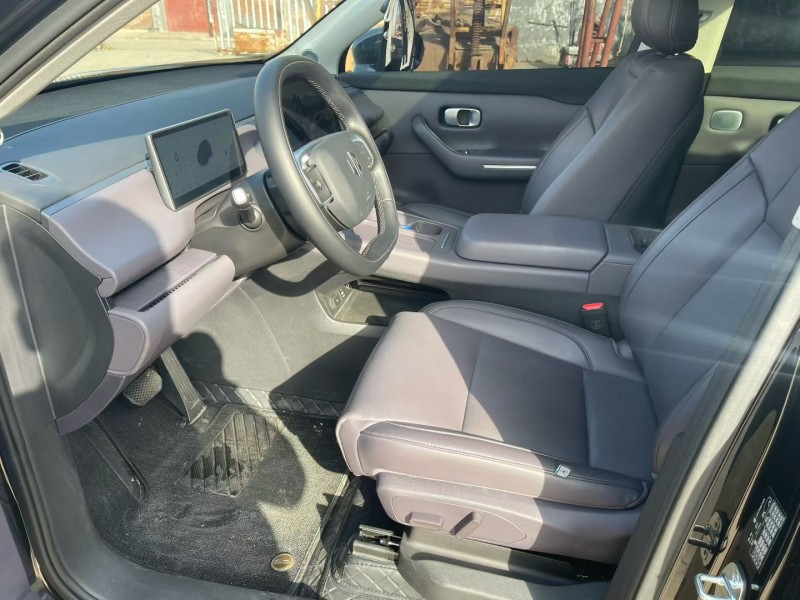 焦作24年零跑汽车C164