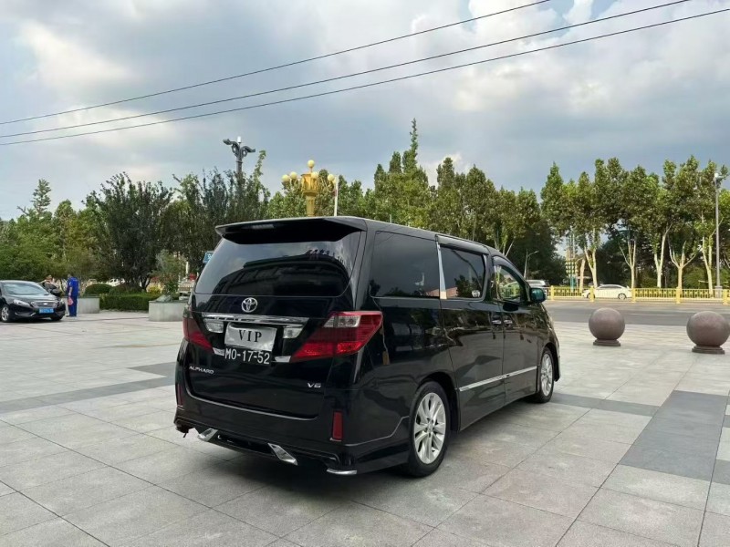 烟台12年丰田埃尔法8