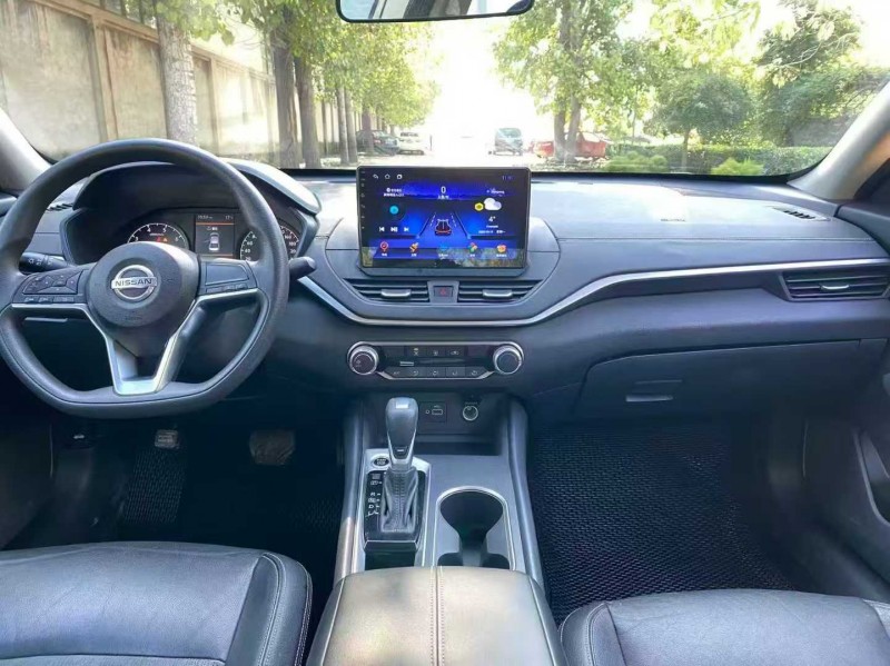 保定22年日产天籁8