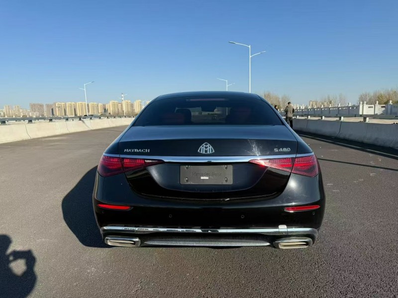 郑州24年奔驰迈巴赫S级9