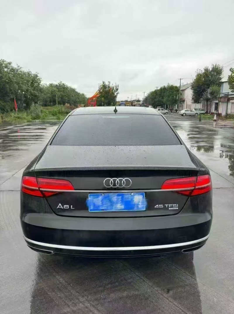 济南15年奥迪A8L9