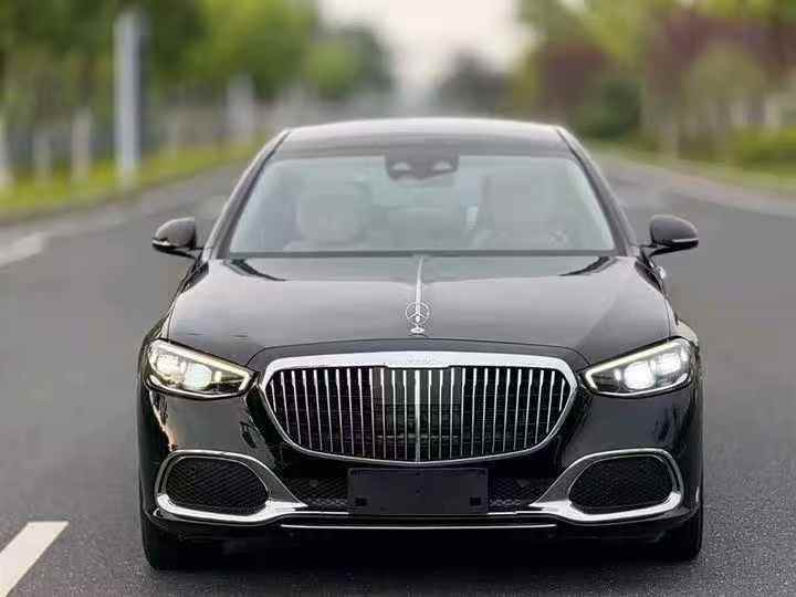 潍坊23年奔驰迈巴赫S级1