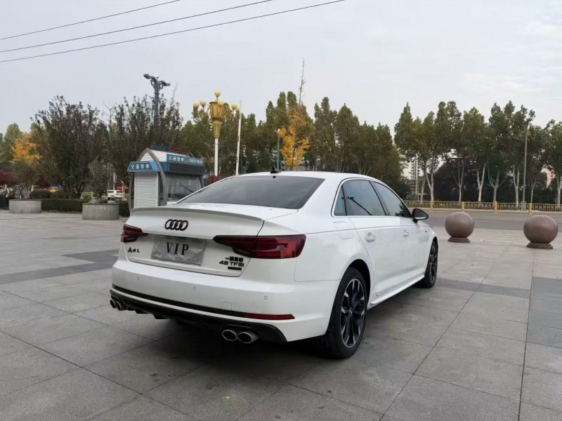 济宁19年奥迪A4L7
