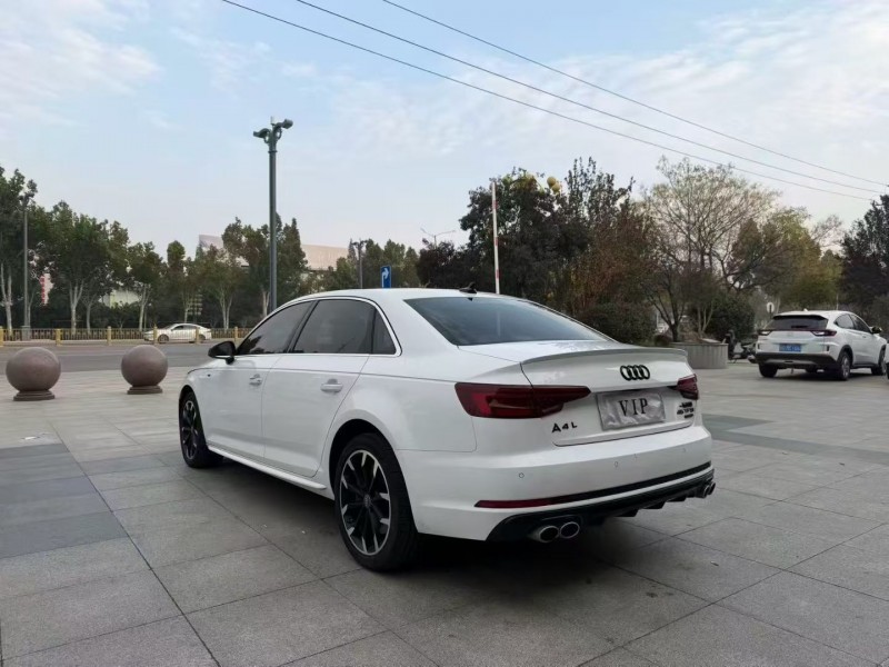 济宁19年奥迪A4L8