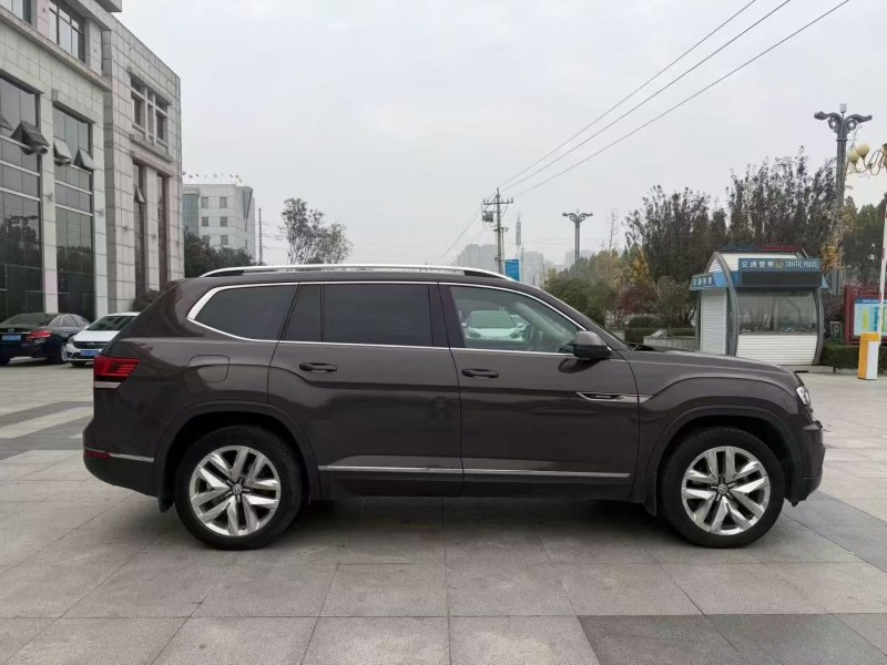 济宁17年大众途昂7